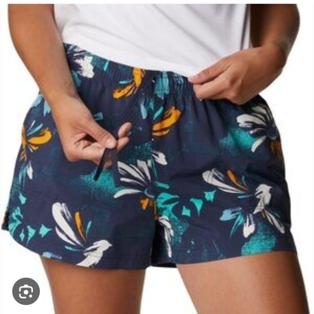 Columbia Short Court Shorts Women’s XXL Reg Fit Floral 5" Inseam Athletic Sport.